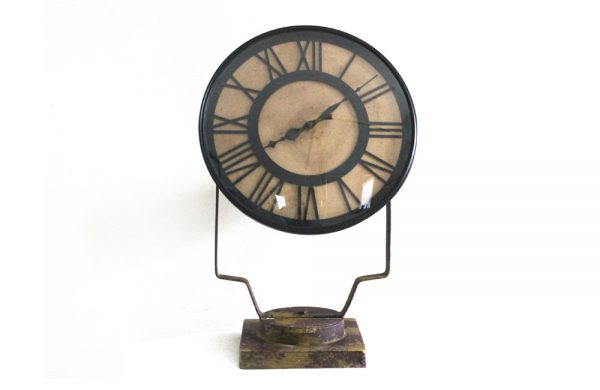 Upcycled Iron Rusty Finish Lamp Style Clock (Green)