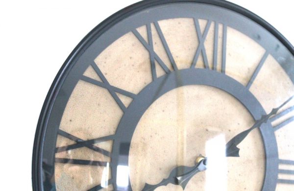 Upcycled Iron Rusty Finish Lamp Style Clock (Green)