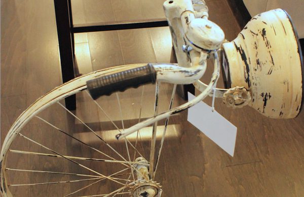 Upcycled Iron Bicycle Clock (White)